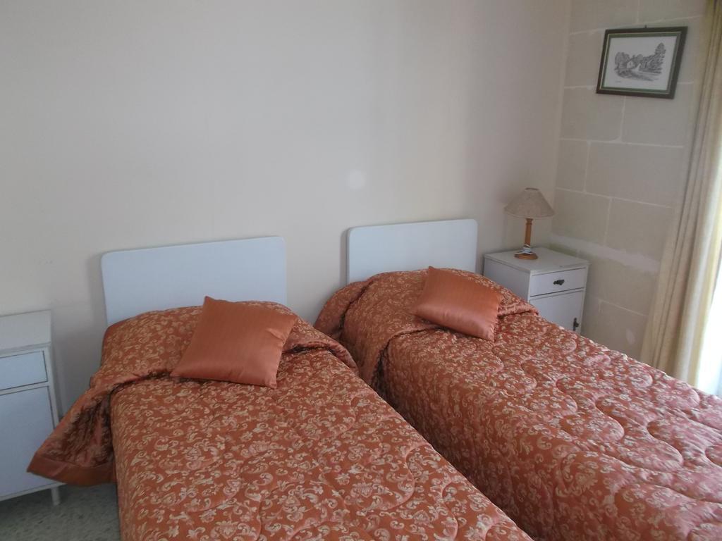 Ta' Karmni Apartment Marsalforn Ruang foto