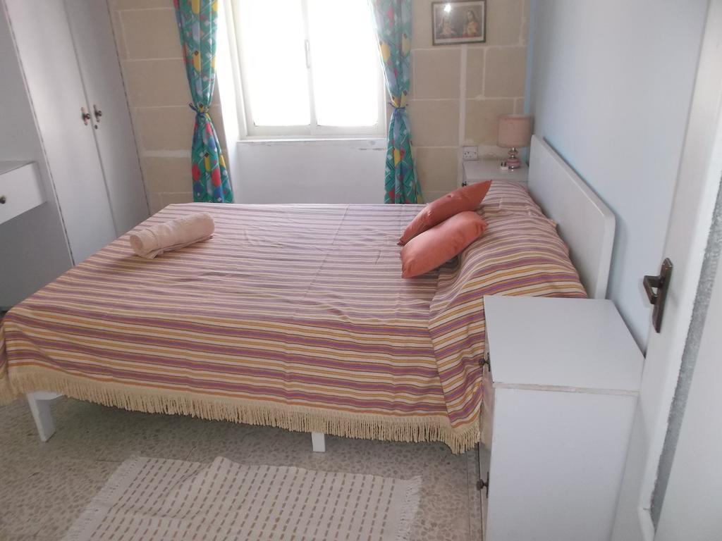 Ta' Karmni Apartment Marsalforn Ruang foto